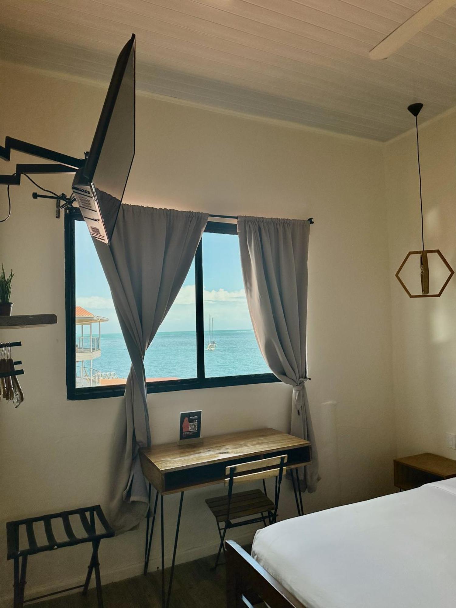Socialtel Bocas Del Toro Hotel Екстериор снимка
