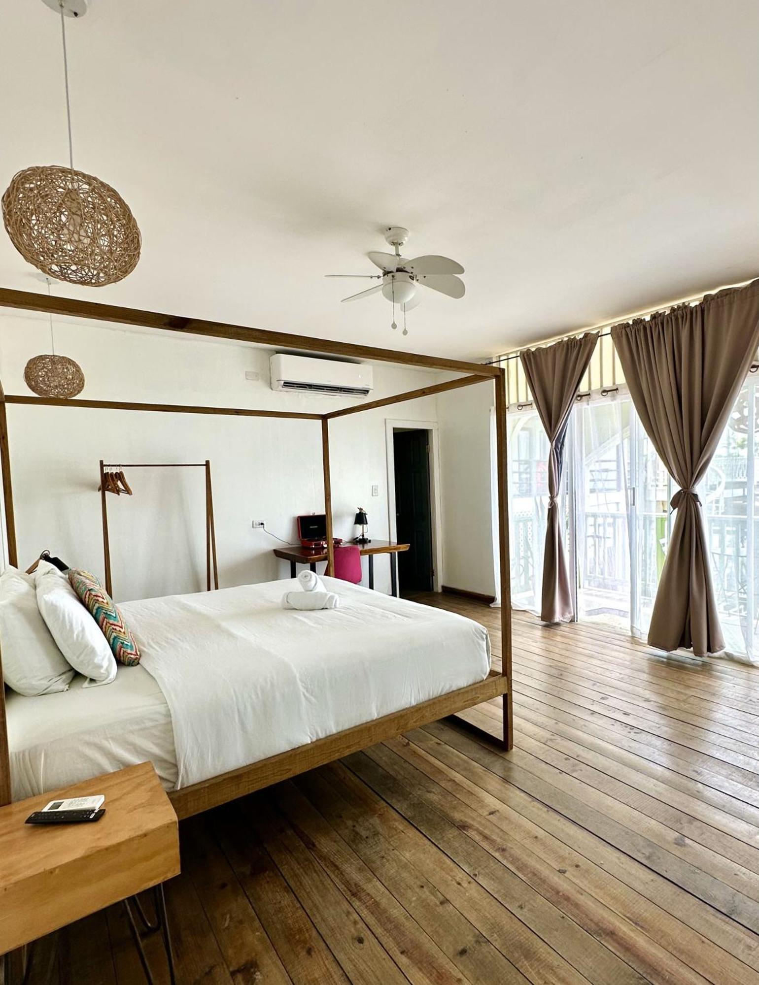 Socialtel Bocas Del Toro Hotel Екстериор снимка