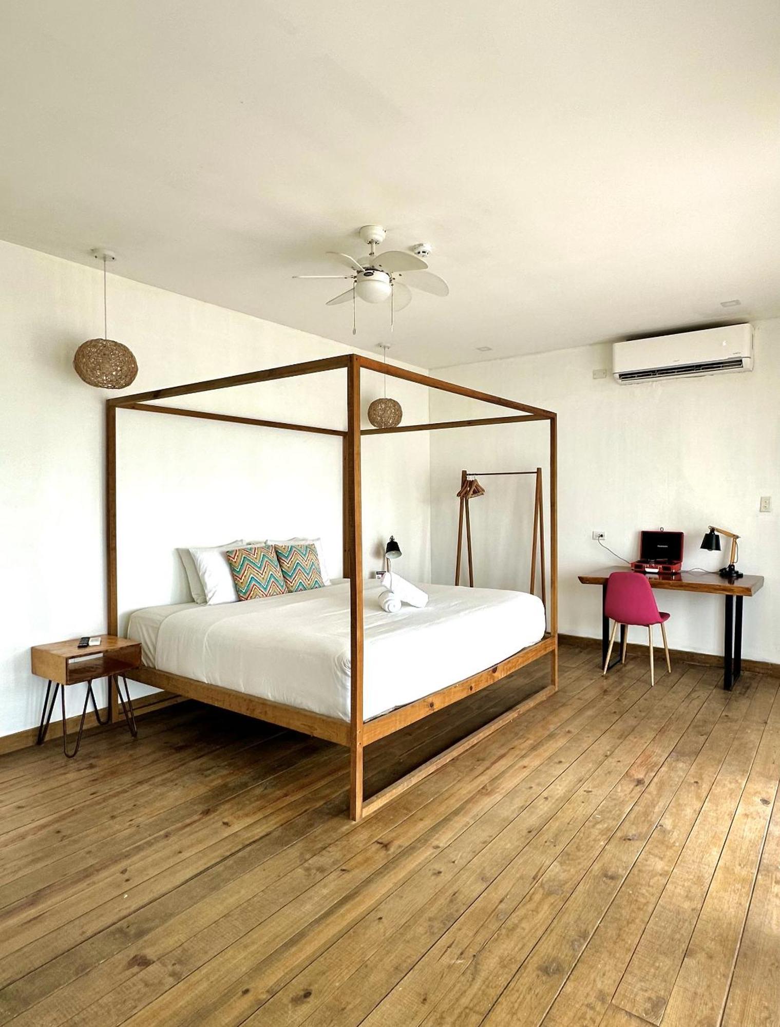 Socialtel Bocas Del Toro Hotel Екстериор снимка